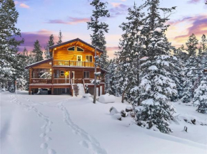 Tranquil Cabin - Private Hot Tub And Fire Pit!